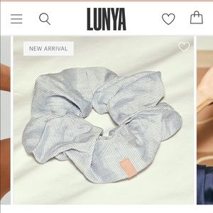 BNWT lunya linen silk scrunchie